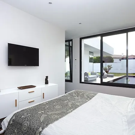 וילה D'architecte Avec Piscine Pour 6 Personnes Proche *